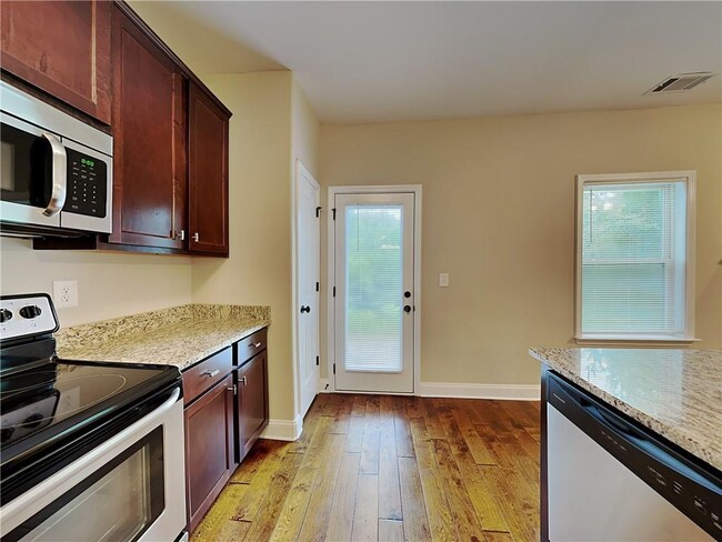 Building Photo - 513 Kirkland Dr