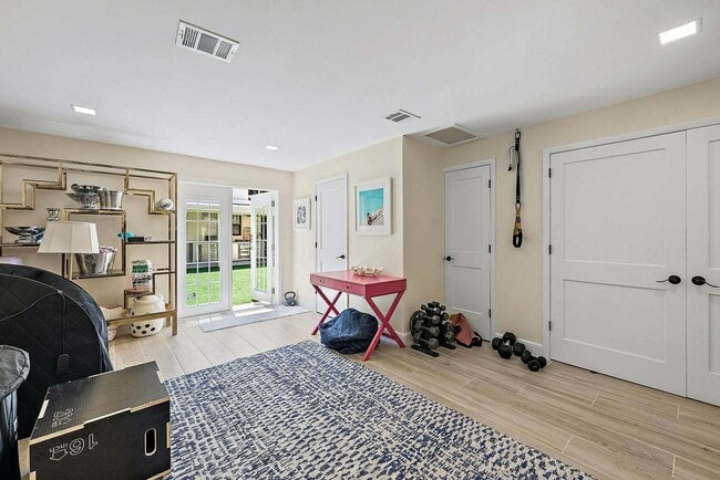 Building Photo - 3211 Washington Rd