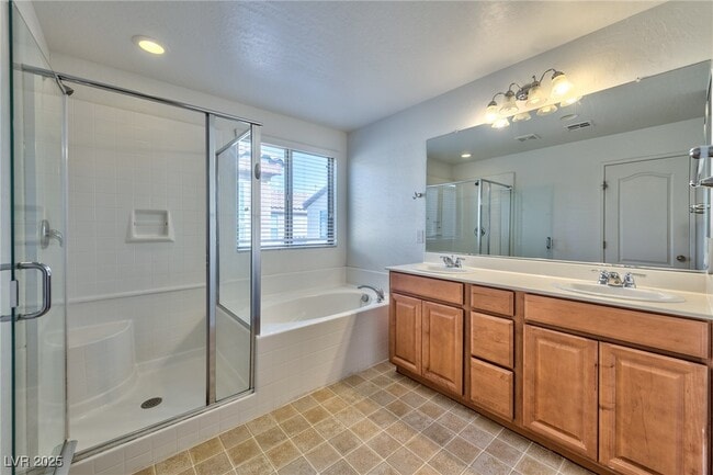 Building Photo - 7635 Jasmine Falls Dr