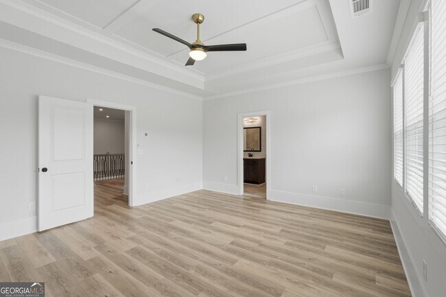 Building Photo - 39 Peony St