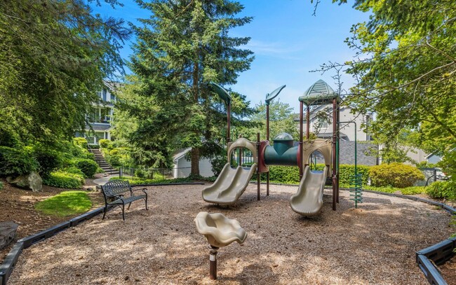 Building Photo - 16125 Juanita Woodinville Way NE