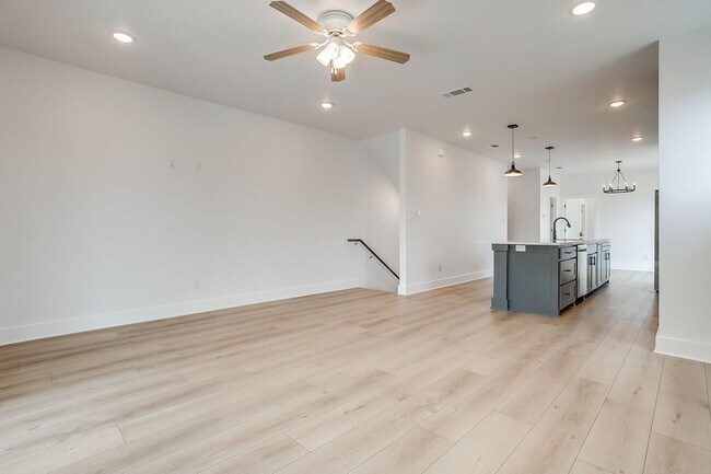 Building Photo - 2811 Forest Park Blvd