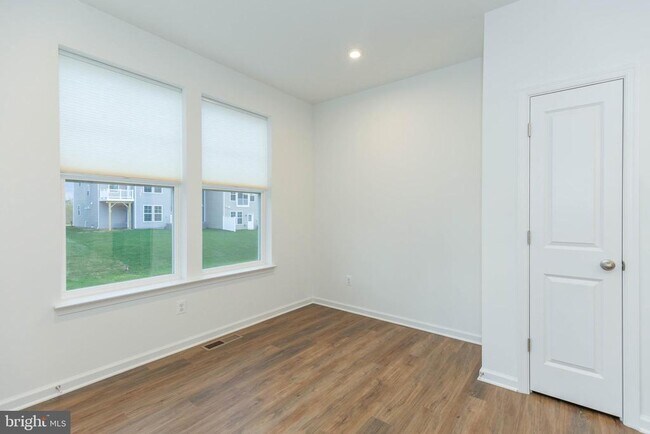 Building Photo - 767 Lord Fairfax St