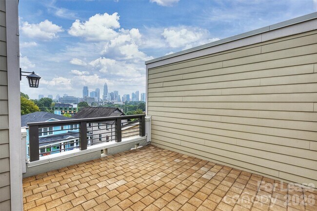 Building Photo - 1555 Duckworth Ave