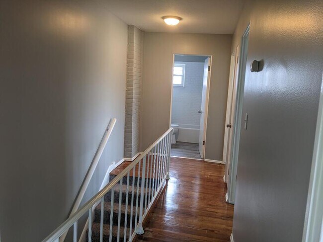 Building Photo - 291 Kenridge Rd