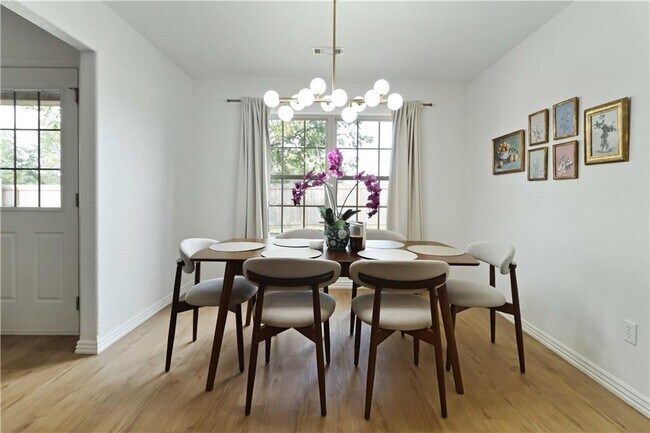 Building Photo - 3000 SW Wentworth Ave