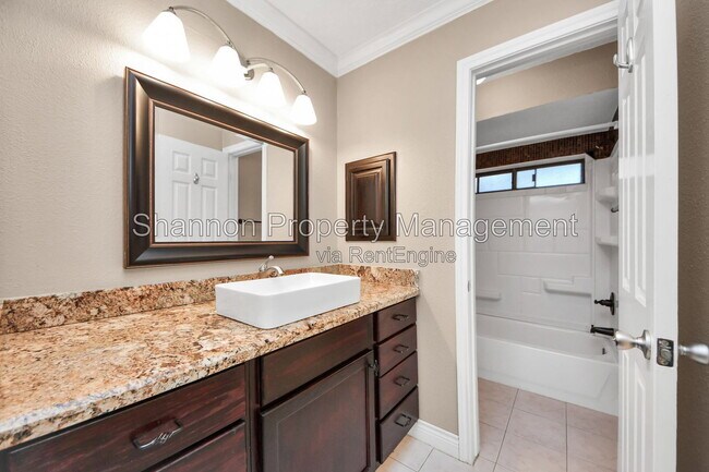 Building Photo - 15818 Sweetwater Creek Dr