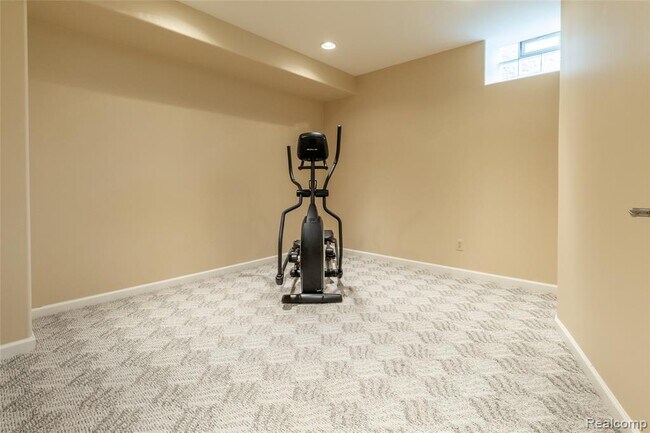 Building Photo - 24084 Westmont Dr