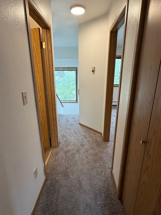 Building Photo - West Anchorage | 3BR 2.5BA | Garage | Pets...