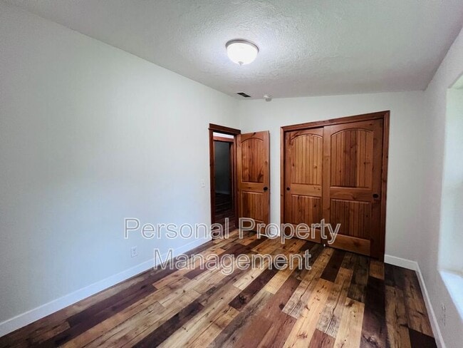 Building Photo - 21814 NE Cedar Creek Rd