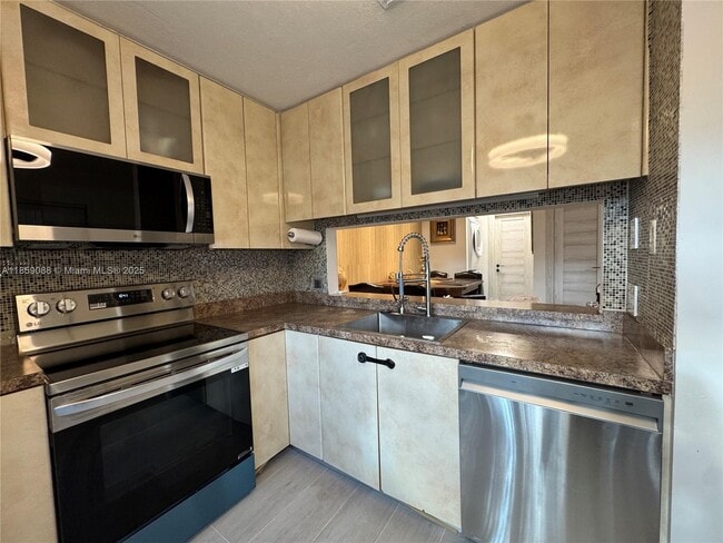 Building Photo - 20940 Bay Ct