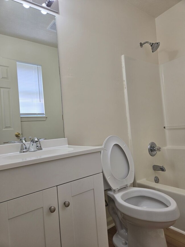 Building Photo - 2 bedroom/2 bath duplex in Mt Sterling