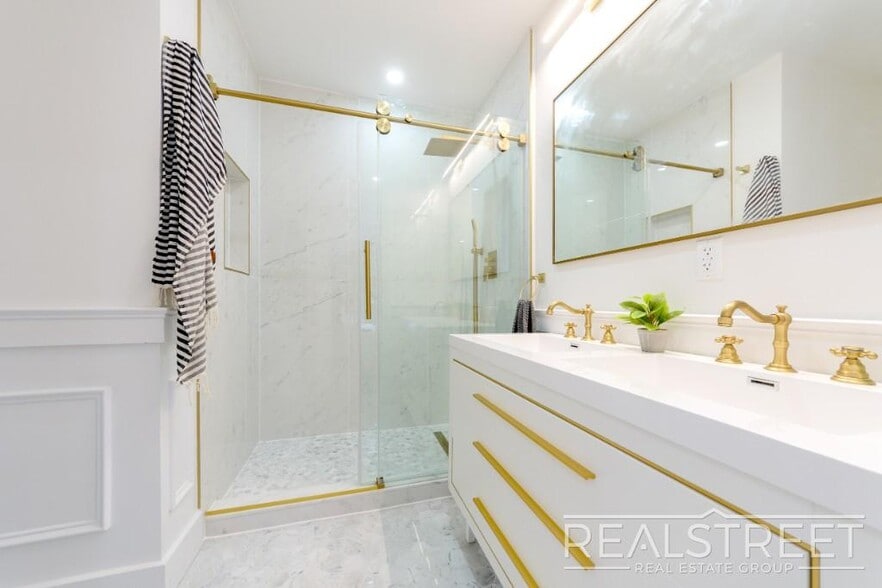 Building Photo - Brand New Triplex in Ocean Hill