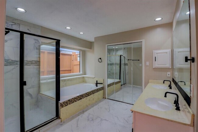 Building Photo - 21102 Marcin Dr