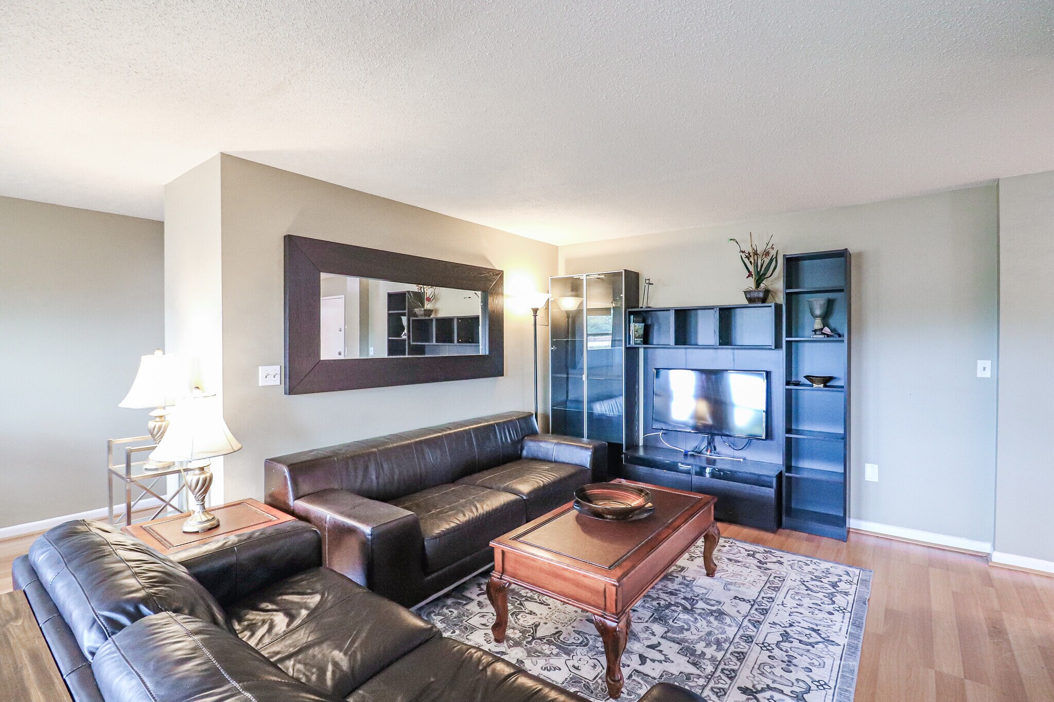 Building Photo - 40 Owen St