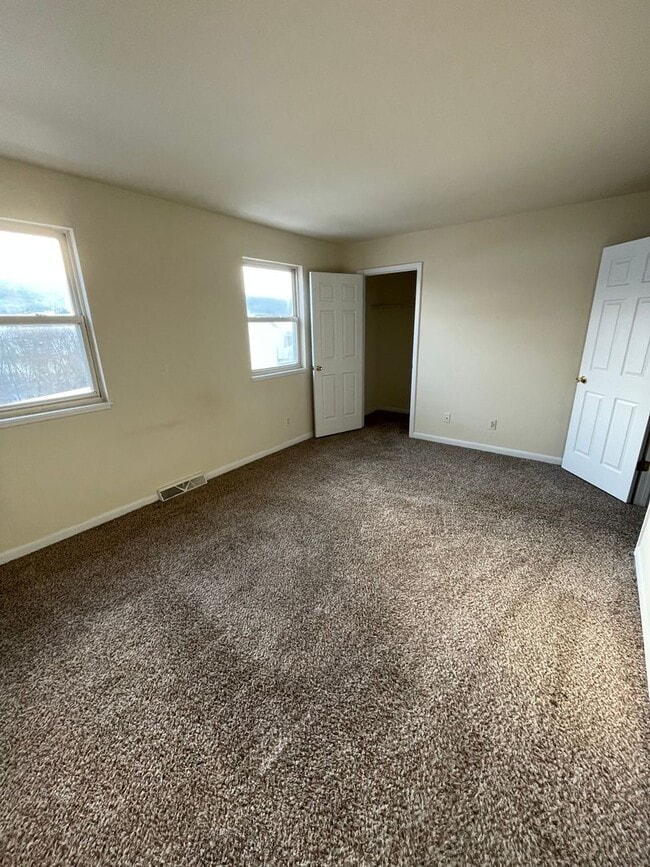 Building Photo - 3 Bed 2 Bath Townhouse in Manchester