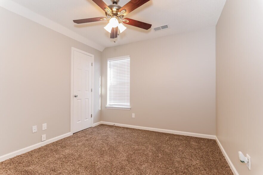 Building Photo - 9093 Weeping Cherry Ln