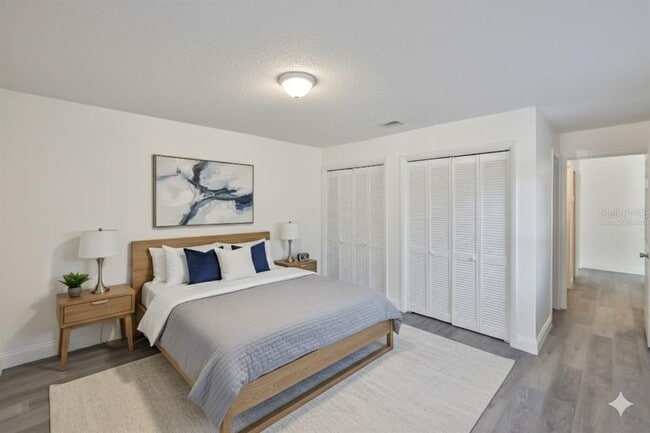 Building Photo - 11507 Valencia Dr