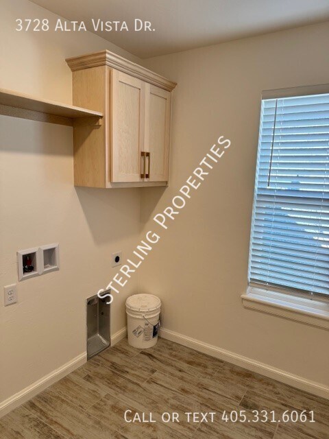 Building Photo - 3728 Alta Vis Dr
