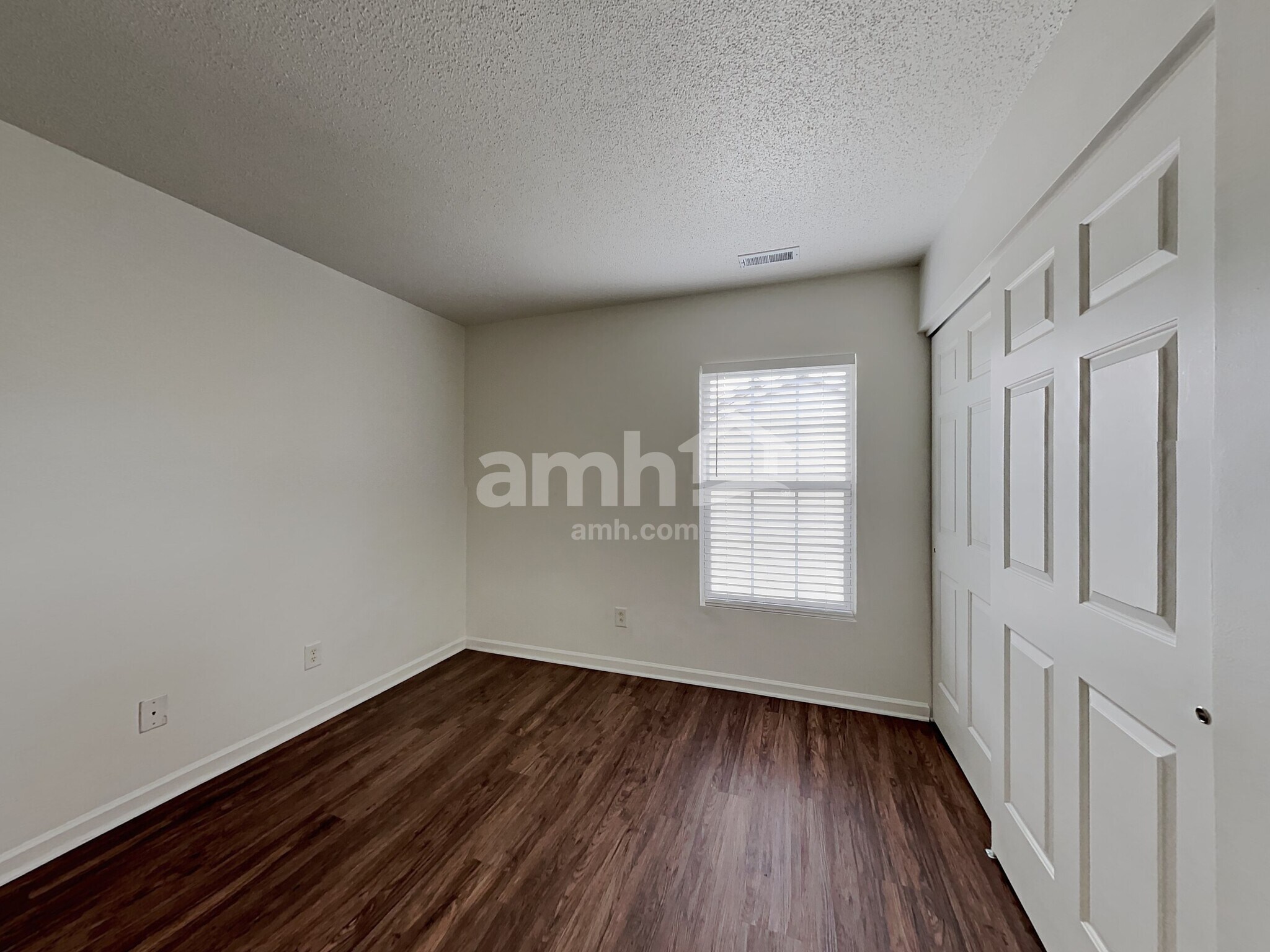 Building Photo - 417 Magna Dr