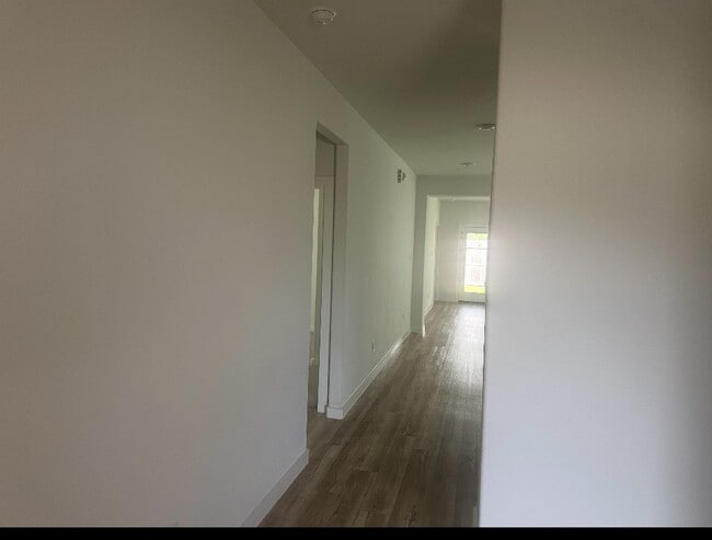 Building Photo - 19192 Cedar Lennox Cir