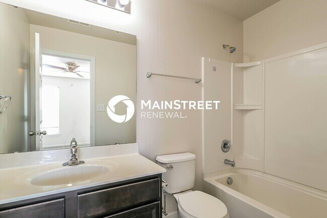 Building Photo - 4 Bedroom Pet-Friendly Home in SAINT CHARLES, MO with Main Street Renewal