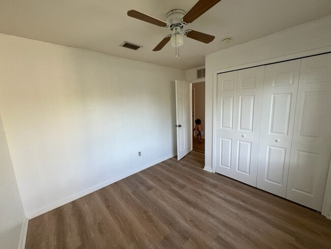 Building Photo - 3/2/1 W/ Solar estimated savings of $200 i...