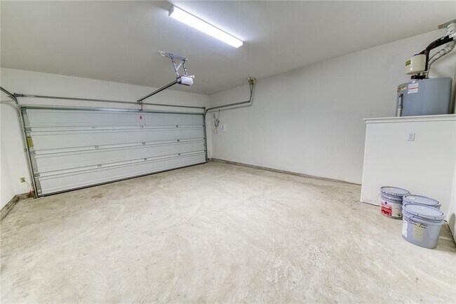 Building Photo - 15401 Summer Ray Dr