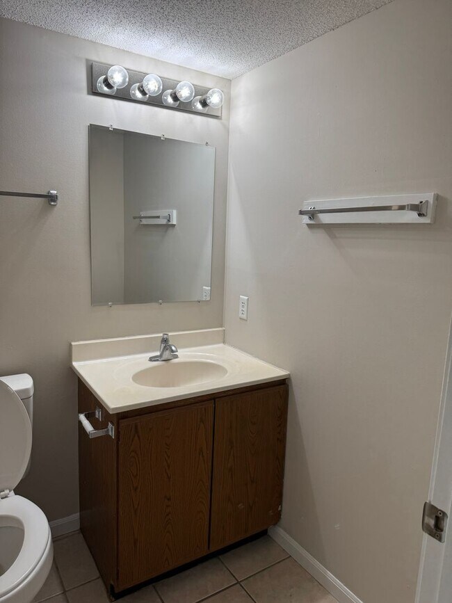 Building Photo - 2112-2114 Arlene Dr
