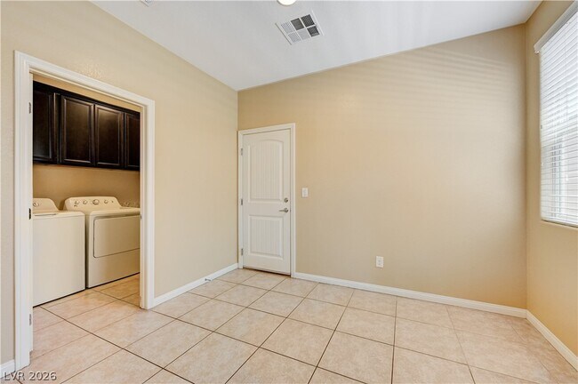 Building Photo - 6173 Barby Cove St