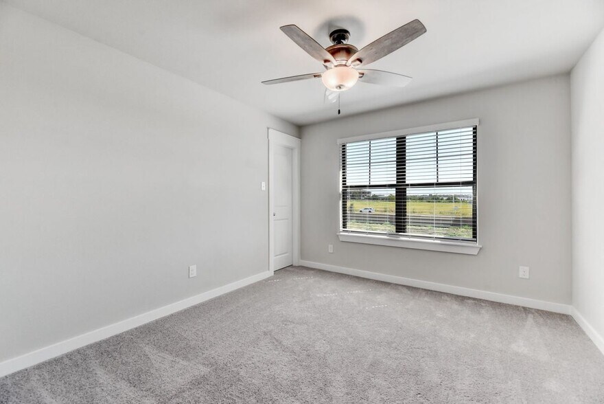 Building Photo - 252 Fieldwood Dr
