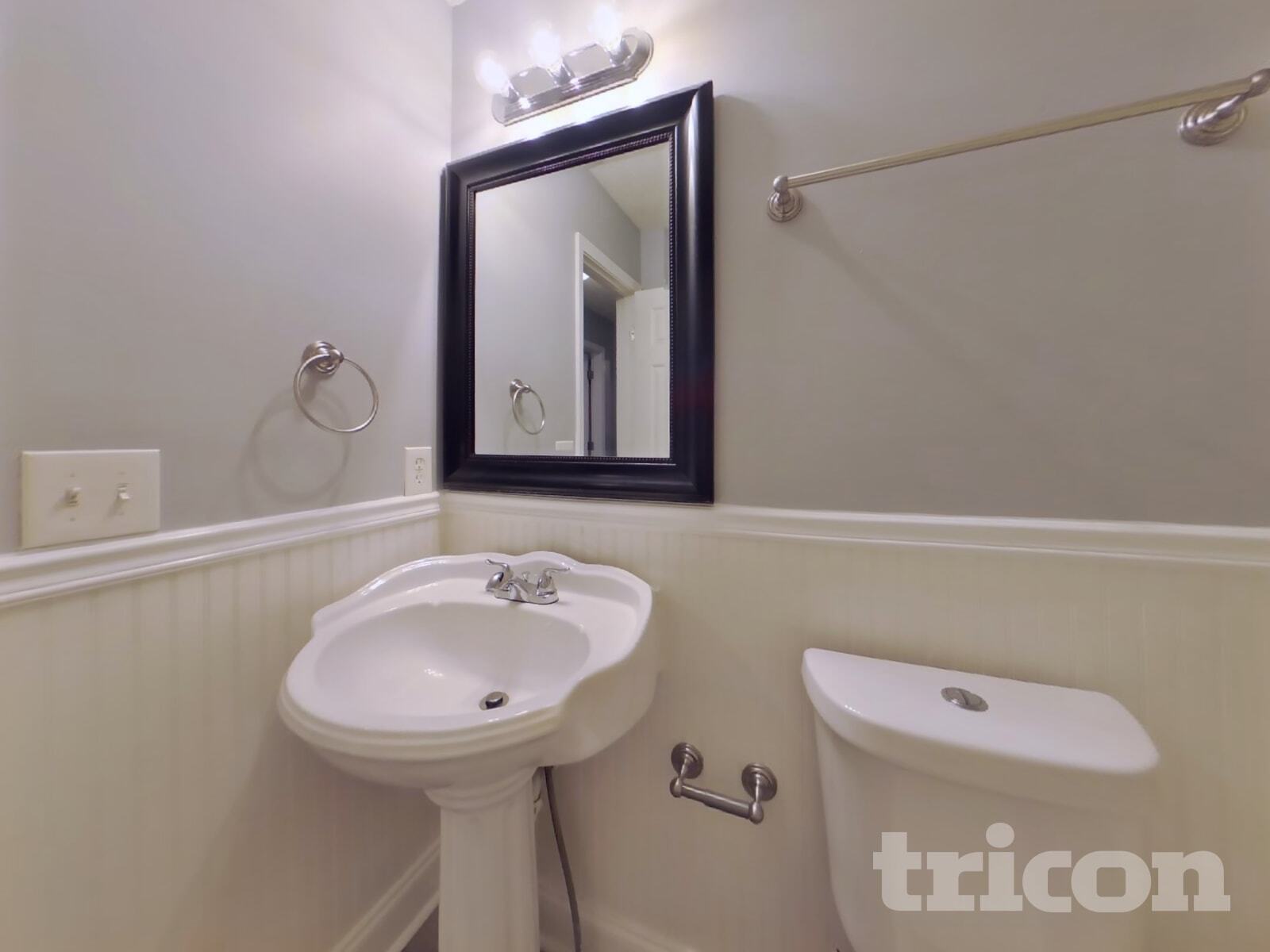 Building Photo - 411 Stewart Dr