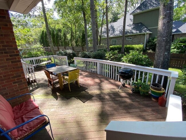 Building Photo - Beautiful Brick Home for Rent – Spacious, ...