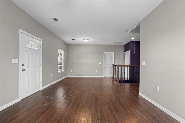 Building Photo - 10437 Brangus Dr