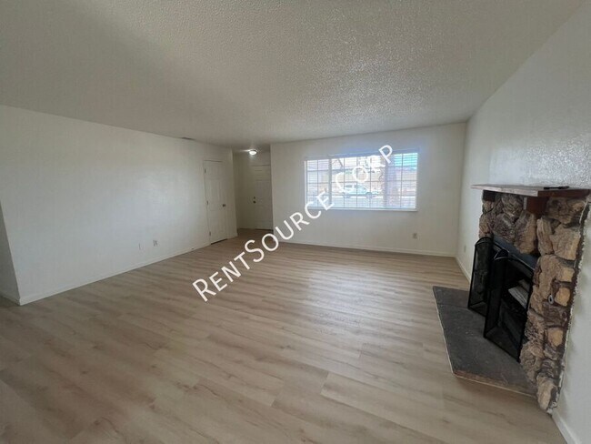 Building Photo - 841 Chateau Way