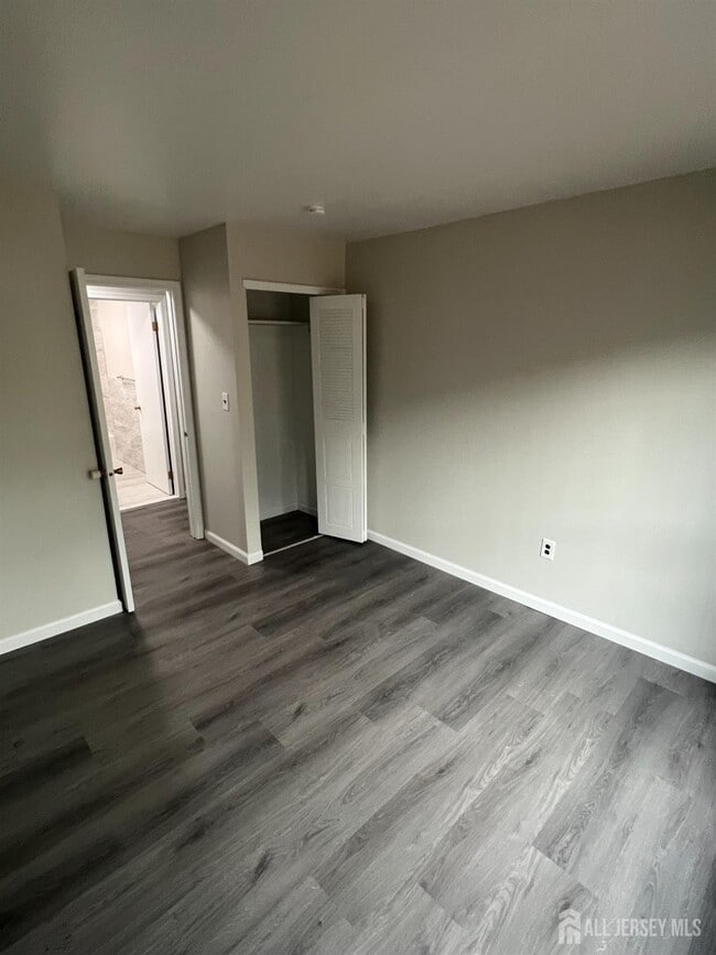 Building Photo - 20 Crabapple Ln