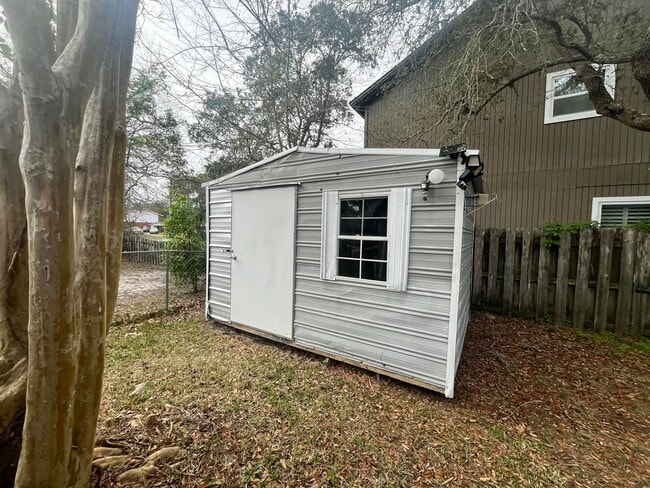 Building Photo - 41 3rd Ave