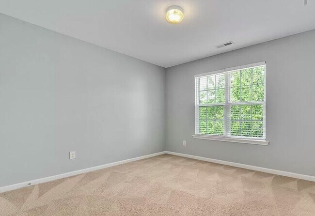 Building Photo - 3122 Binghampton Ln