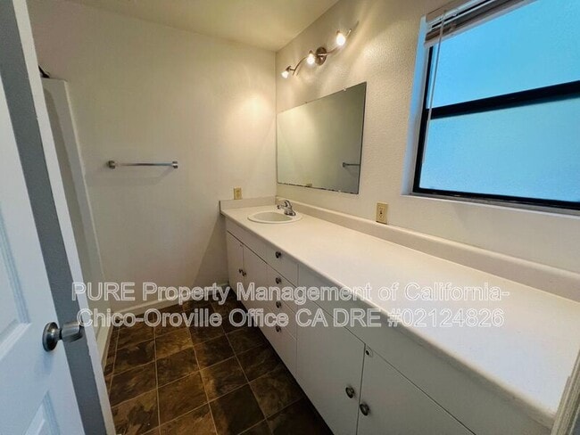 Building Photo - 9210 Goodspeed St