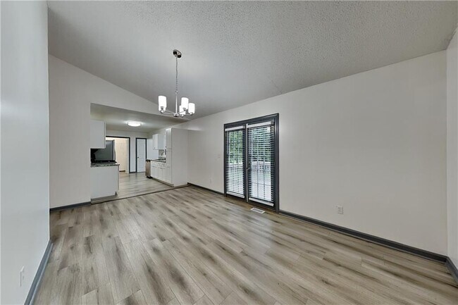 Building Photo - 5406 Jamestowne Dr