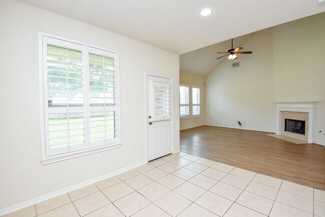 Building Photo - 15119 Newfield Bridge Ln