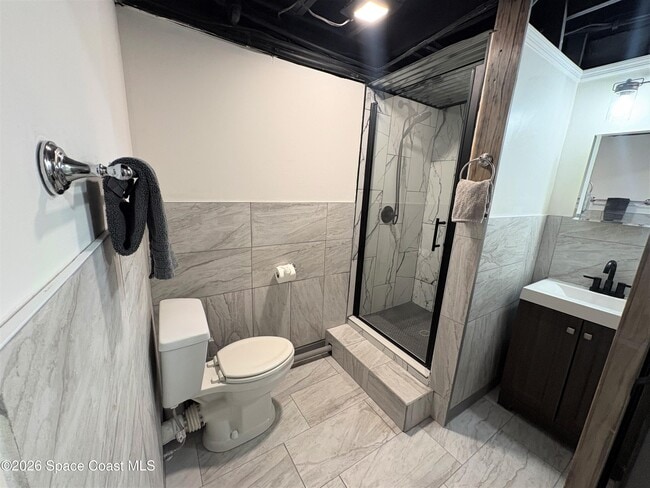 Building Photo - 2910 Riverview Dr