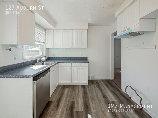 Building Photo - 127 Auburn St