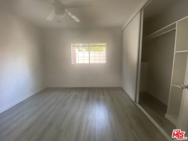 Building Photo - 18601 Hiawatha St