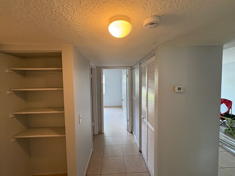 Building Photo - 4600 SW 67th Ave