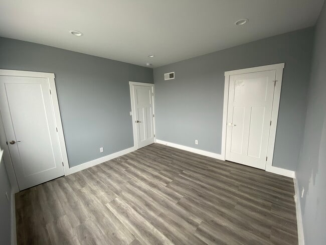 Building Photo - 265 Flournoy St