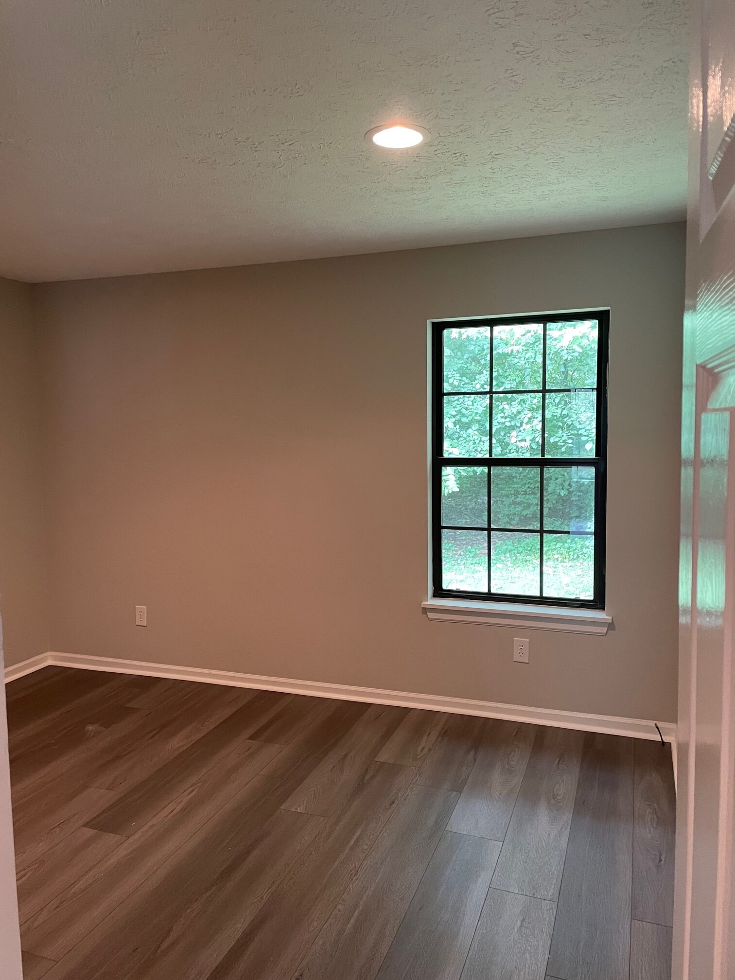 Building Photo - 10750 N Park Ave