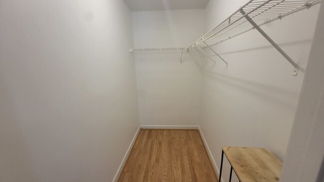 Building Photo - Fantastic three-bedroom three, three-bathroom condo! It is a perfect location for graduate studen...