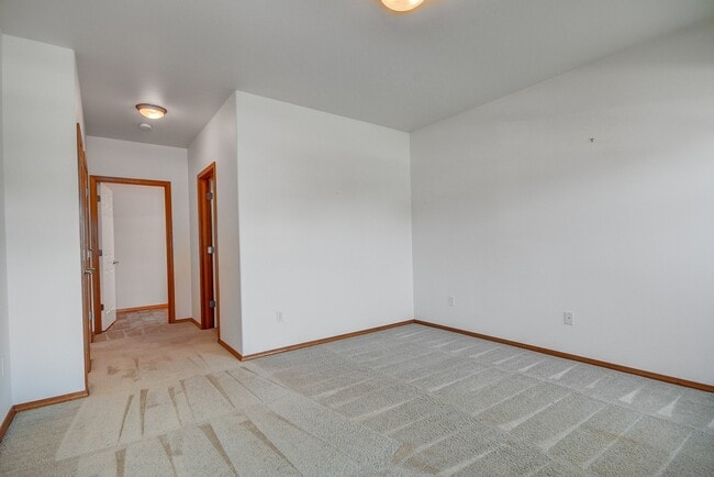 Building Photo - 2 Bed 2 Bath Single-Level Home (55 & over Community) Landscaping Included