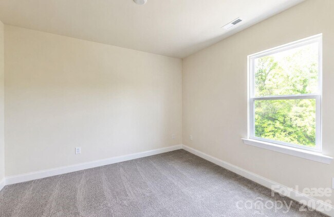 Building Photo - 104 Kentmore Dr